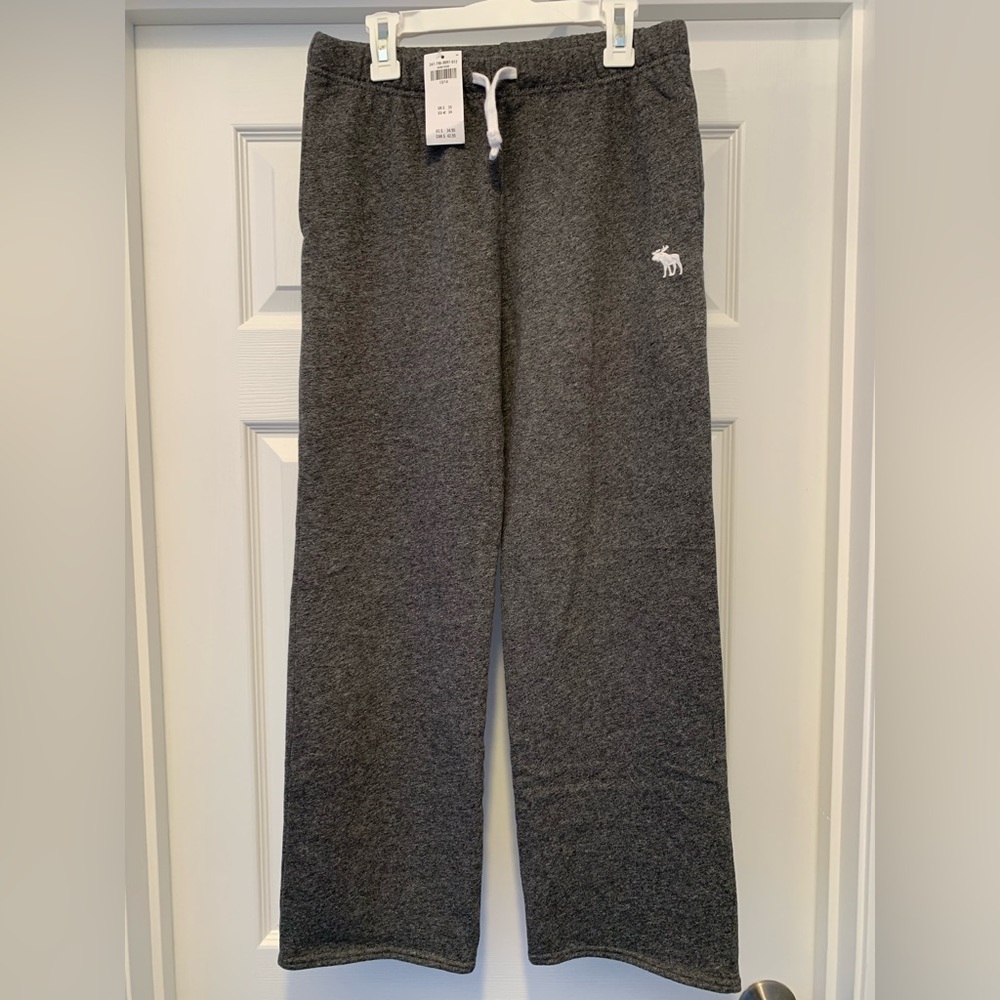 Abercrombie Kids wide leg icon sweatpants. Size 13/14. NWT